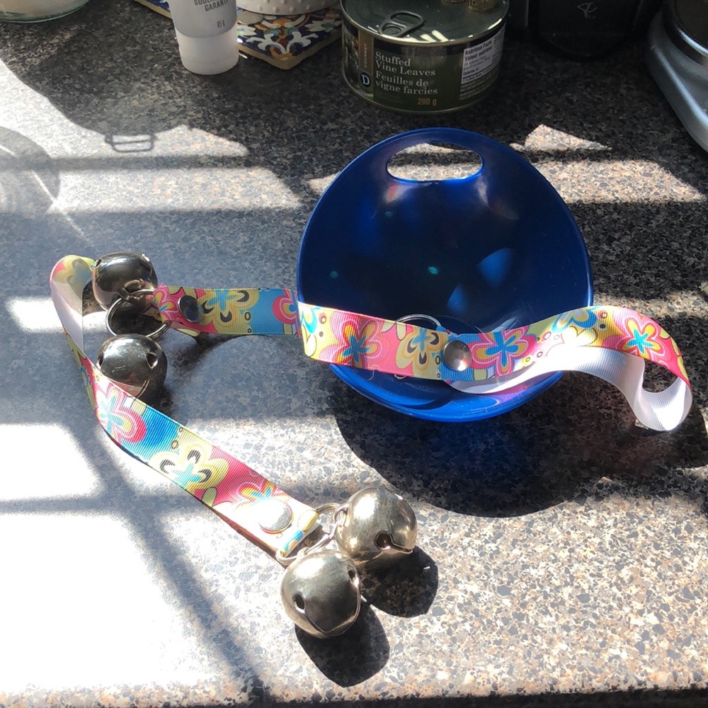 Scoop Bowl & potty bells never used